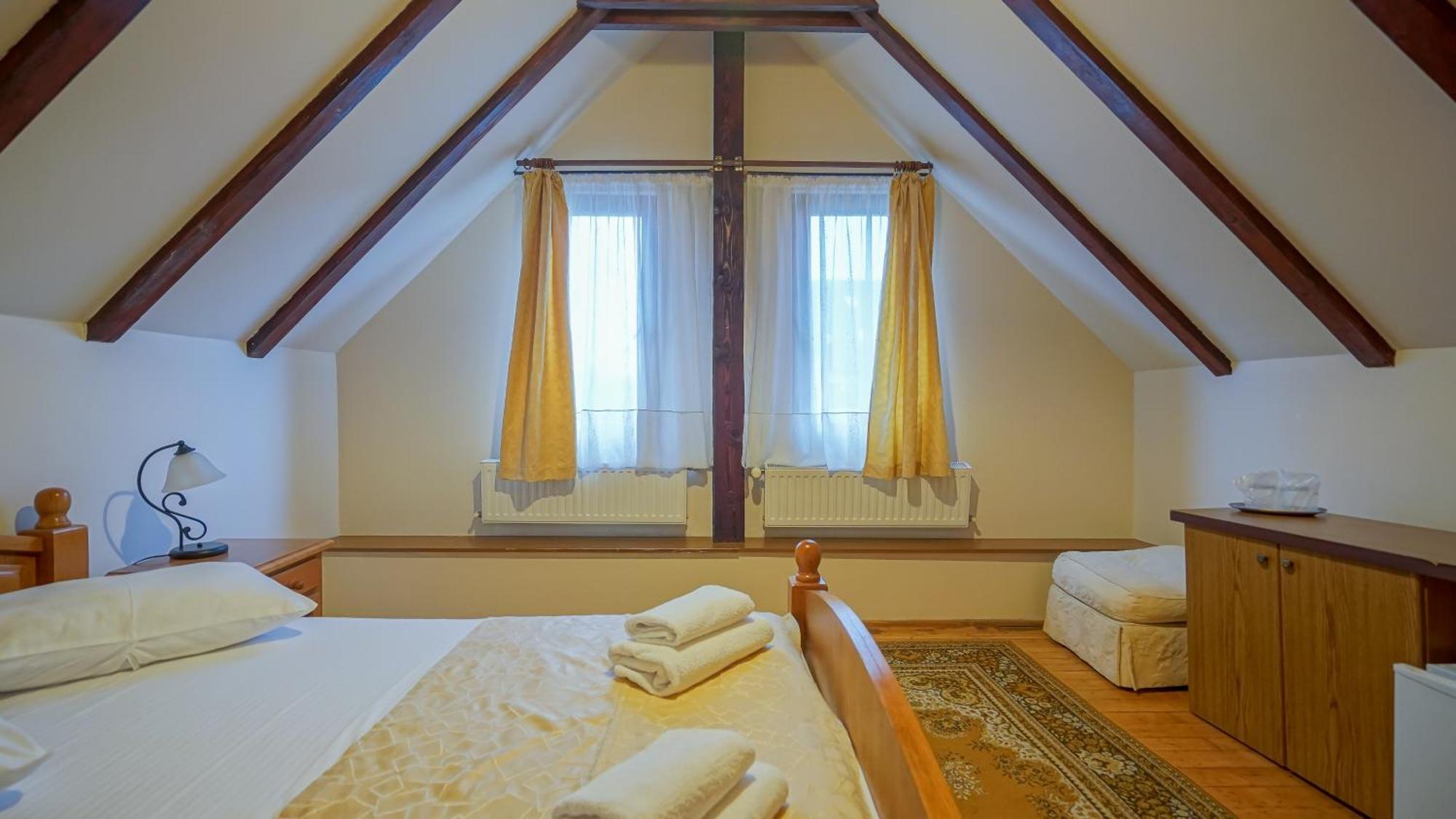 Pension Bavaria Hotel บราชอฟ ภายนอก รูปภาพ